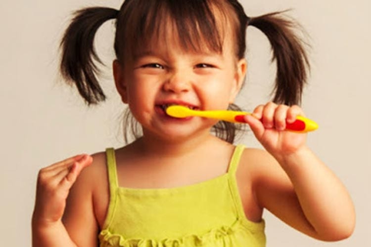 Saúde bucal infantil: escovação sim. Mas e o que mais?