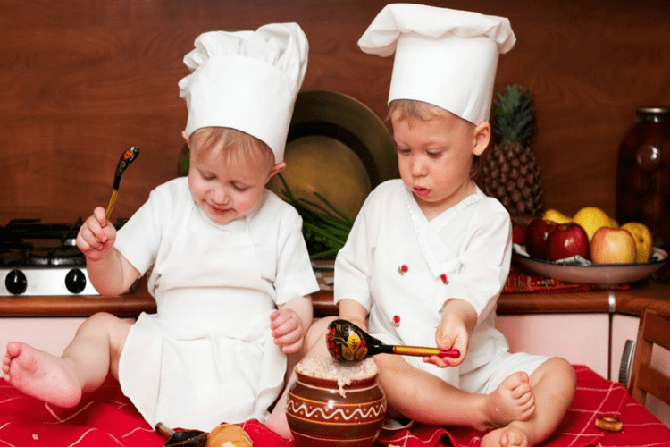 GOURMETIZAÇÃO DA ALIMENTAÇÃO INFANTIL: SAÚDE O CARAMBA! MEU NOME É "CLASSISMO"!